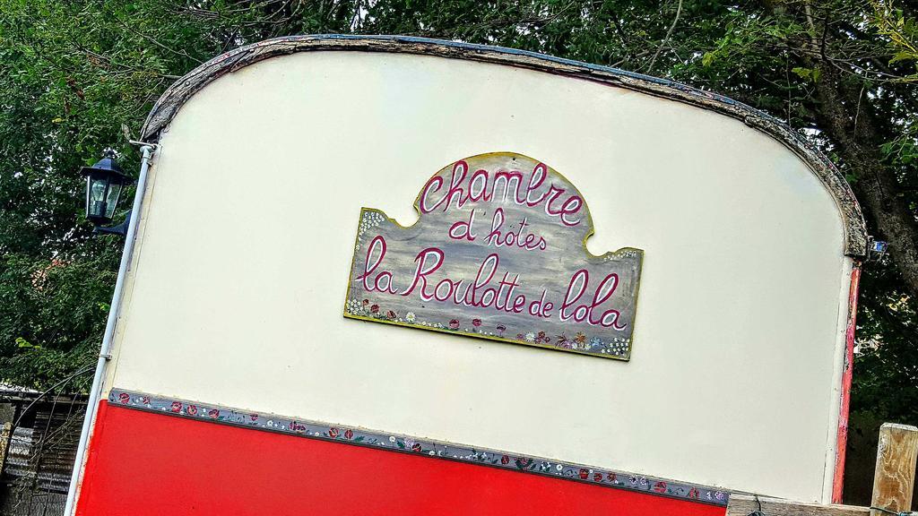 La Roulotte De Lola - Chambre D'Hotes La Celle  エクステリア 写真